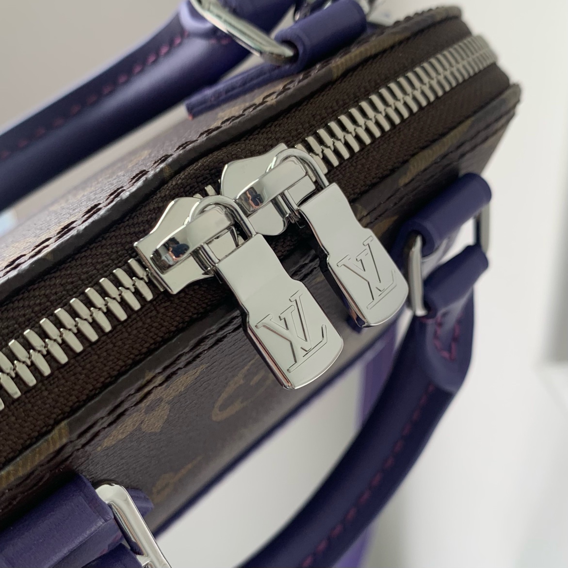 l**is V*t*n nano alma-m82717-18*12*8cm