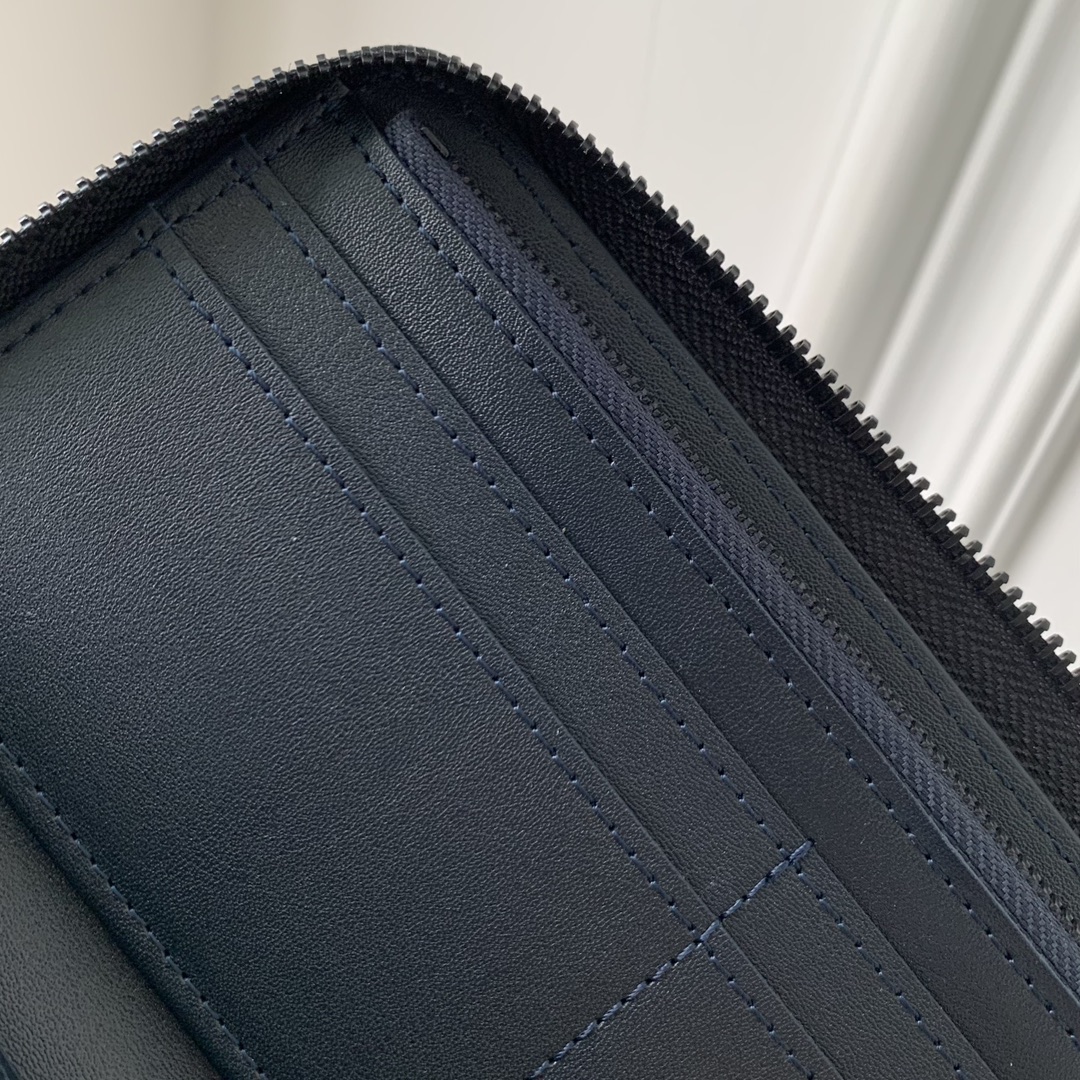 l**is V*t*n zippy wallet n40675-10 x 20 x 2cm