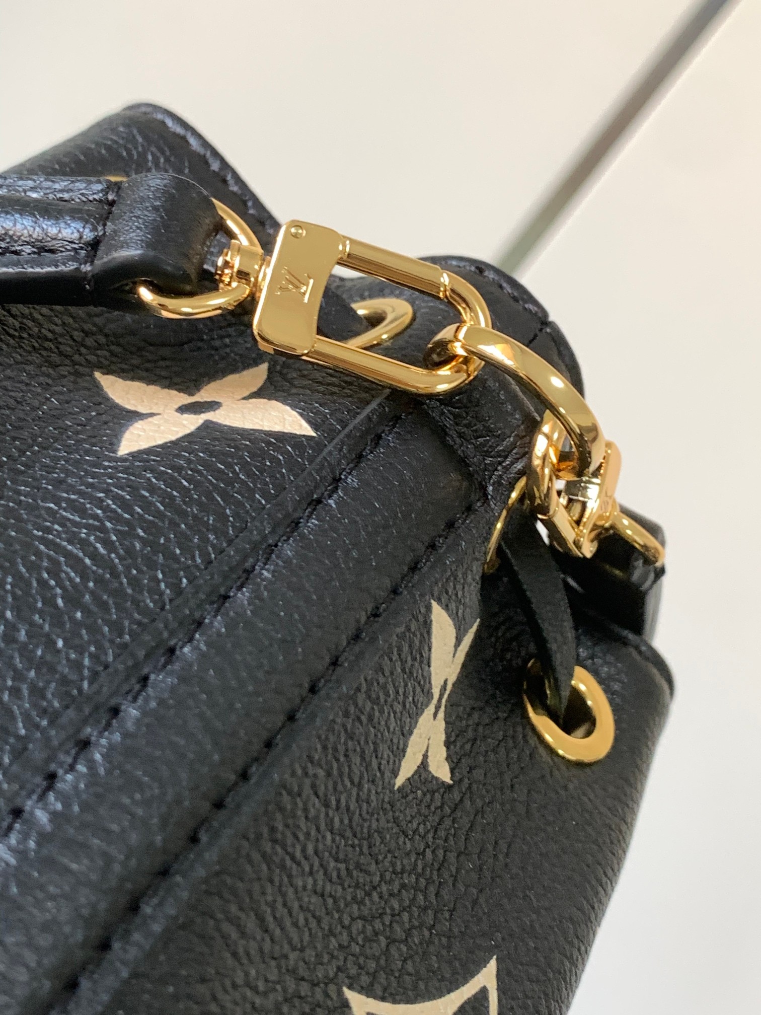 l**is V*t*n nano noé-13 x 16 x 10cm