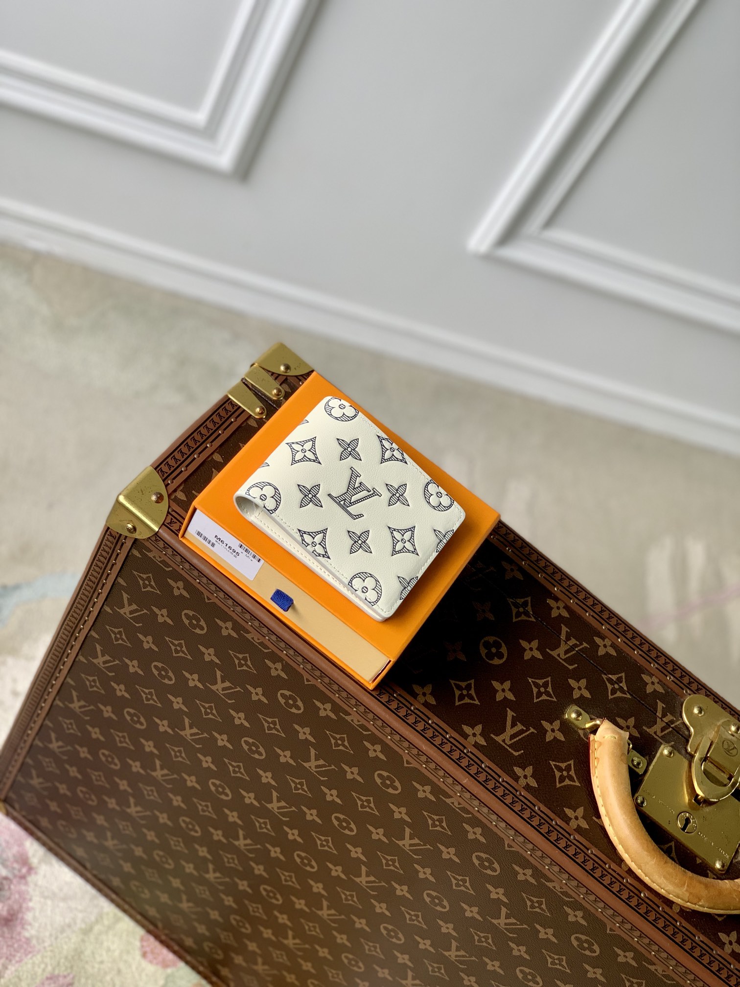 l**is V*t*n multiple wallet-m61695-11.5 x 9 x 1.5 cm