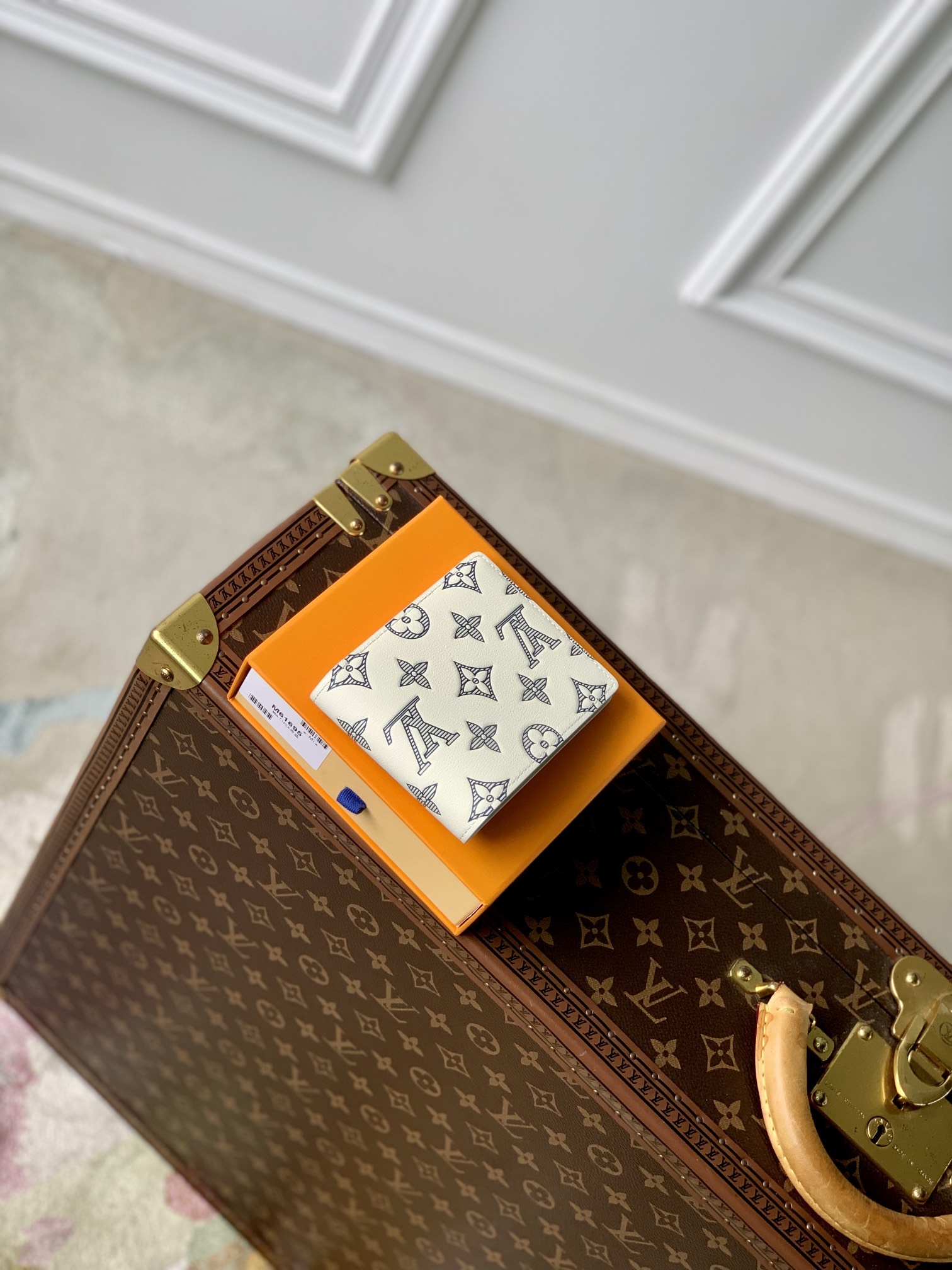 l**is V*t*n multiple wallet-m61695-11.5 x 9 x 1.5 cm