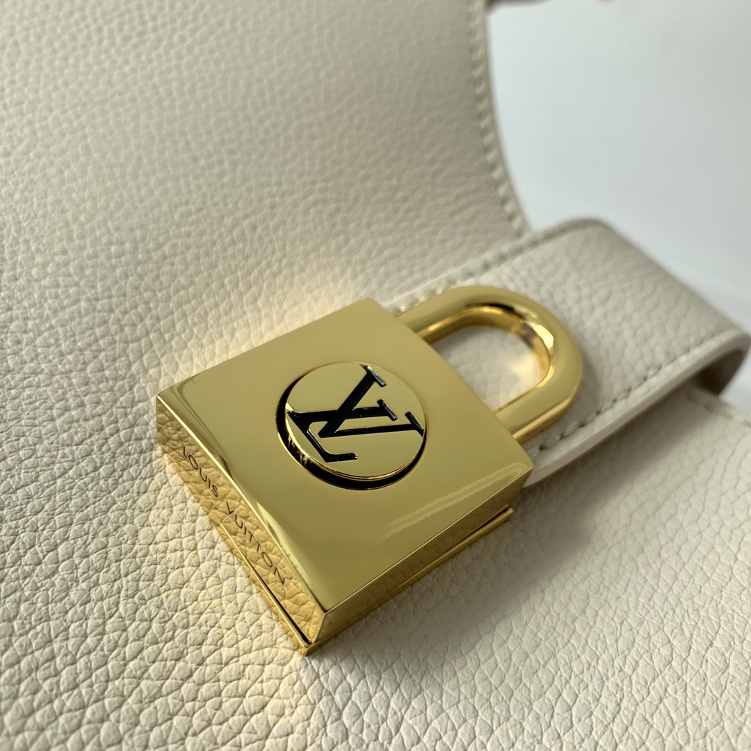 l**is V*t*n low key shoulder bag-m24885-26 x 18 x 7cm