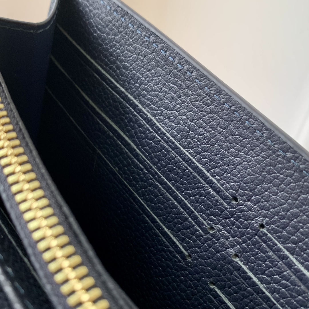 l**is V*t*n clémence wallet m83594-20×9×2cm