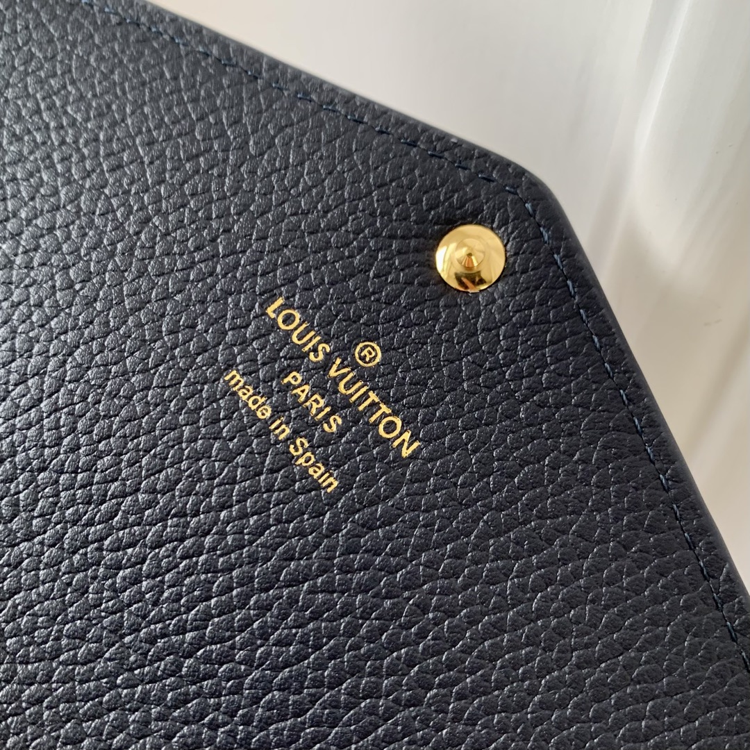 l**is V*t*n wallet m81049-19.5x10.5x2.5cm