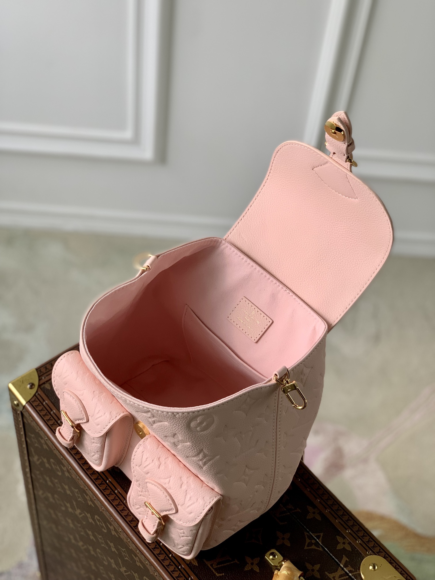 l**is V*t*n backpack m47106-20 x 22 x 14cm