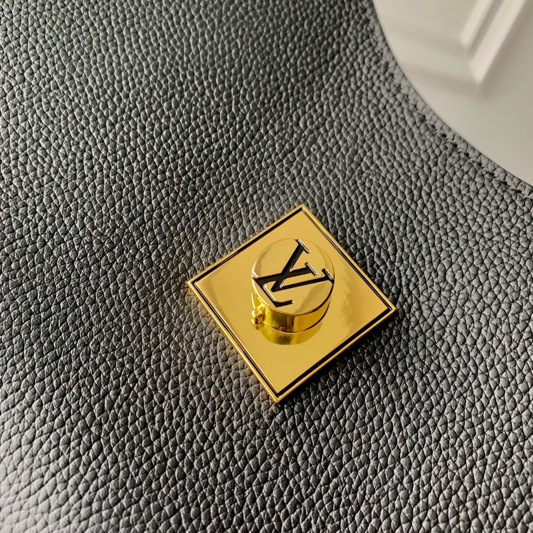 l**is V*t*n low key shoulder bag-m24885-26 x 18 x 7cm