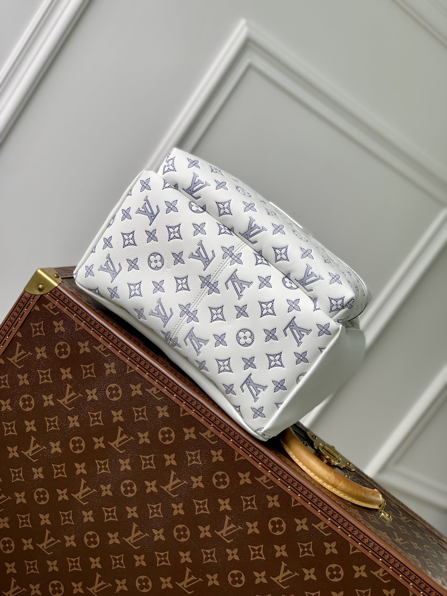 l**is V*t*n discovery backpsck-m31033-29*38*20cm