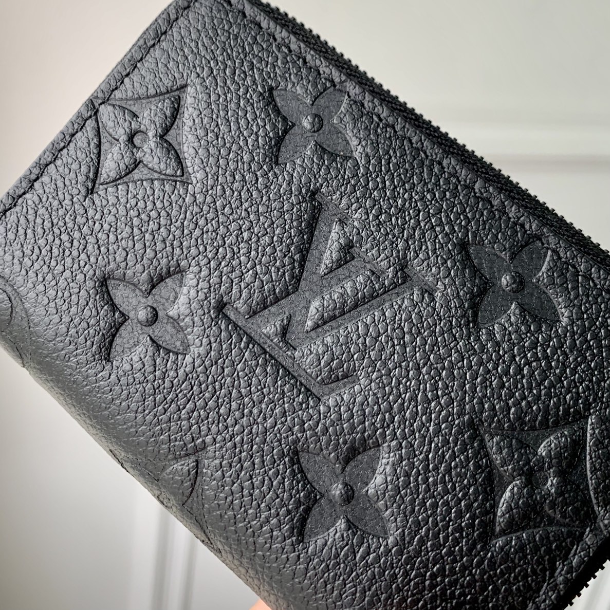 l**is V*t*n zipped organizer wallet m82771-10.5 x 7 x 3cm