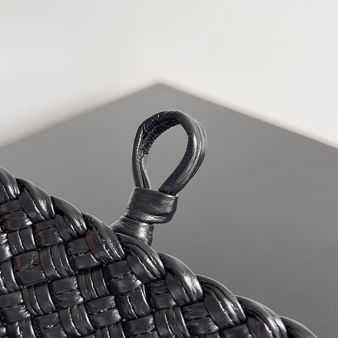 Bo*te*ga ve*ne*ta pouch bag-19*12.5*1cm