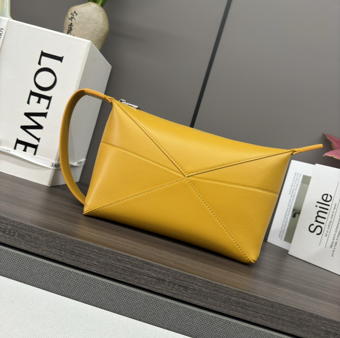 Loewe Pouch-22.7*12*15.5CM