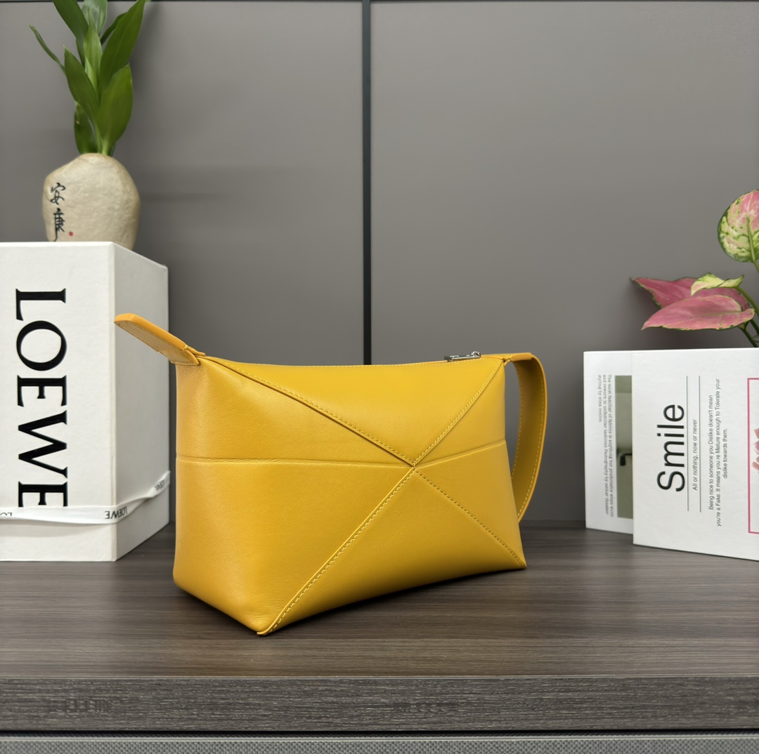 Loewe Pouch-22.7*12*15.5CM