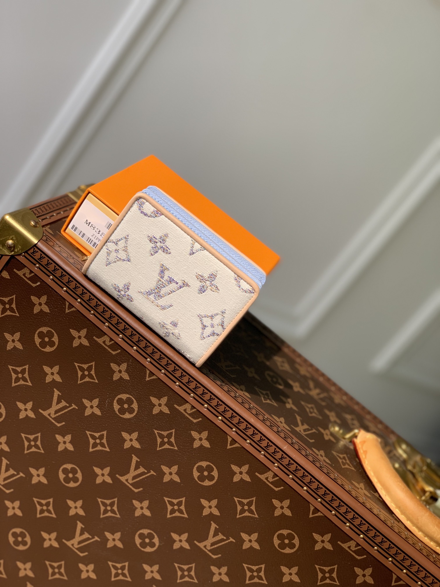 l**is V*t*n zippy coin perth m83500