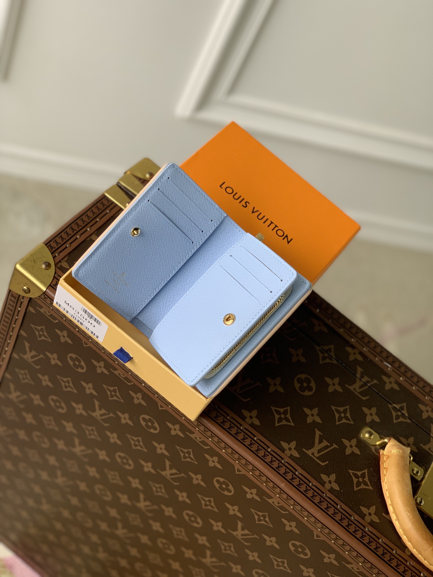 l**is V*t*n zippy coin perth m83500