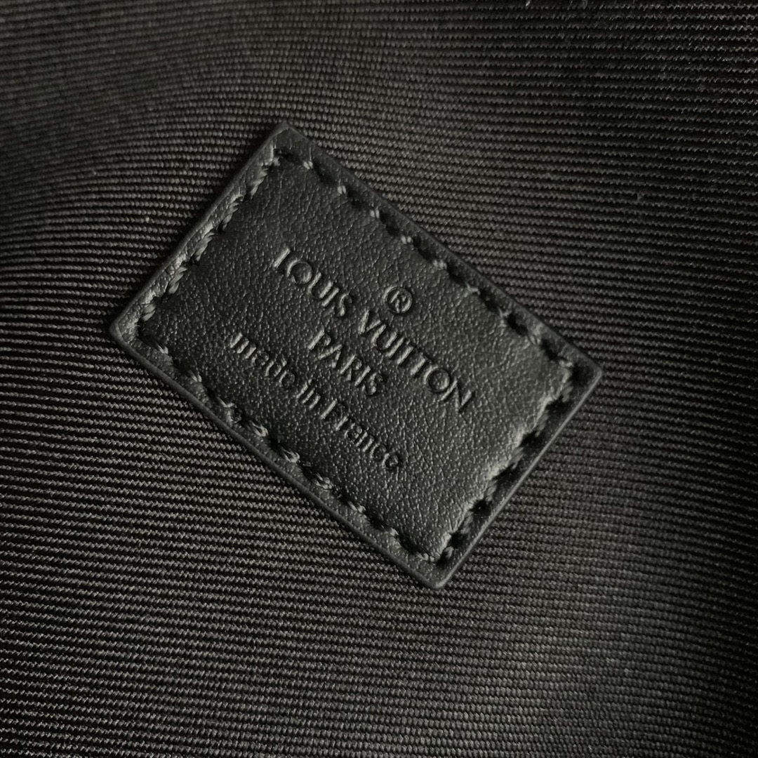 l**is V*t*n montsouris bag-m83567-22 x 12 x6cm