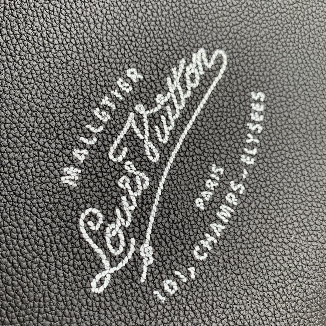 l**is V*t*n small onthego handbag-35*28*15cm