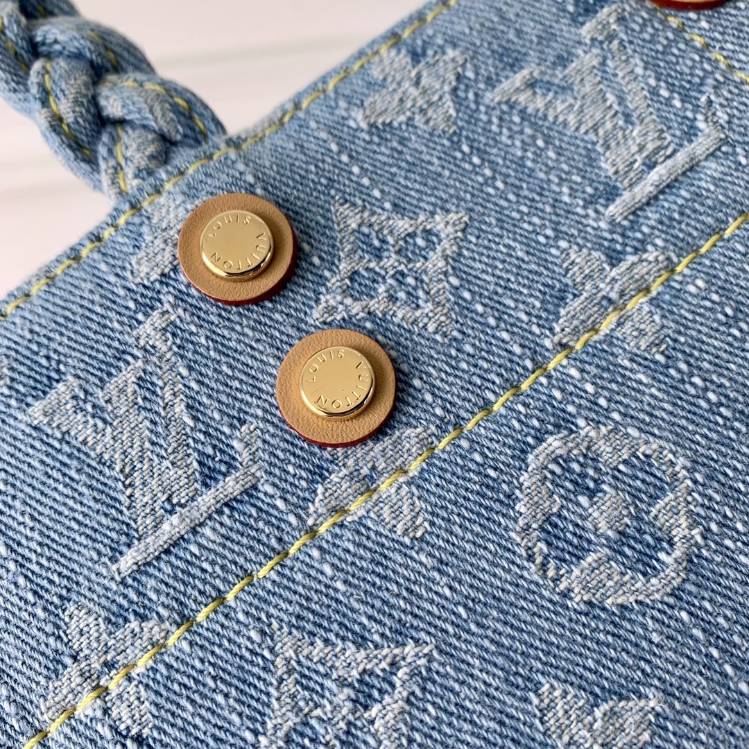 l**is V*t*n let go handbag-28 x 23 x 10.5 cm