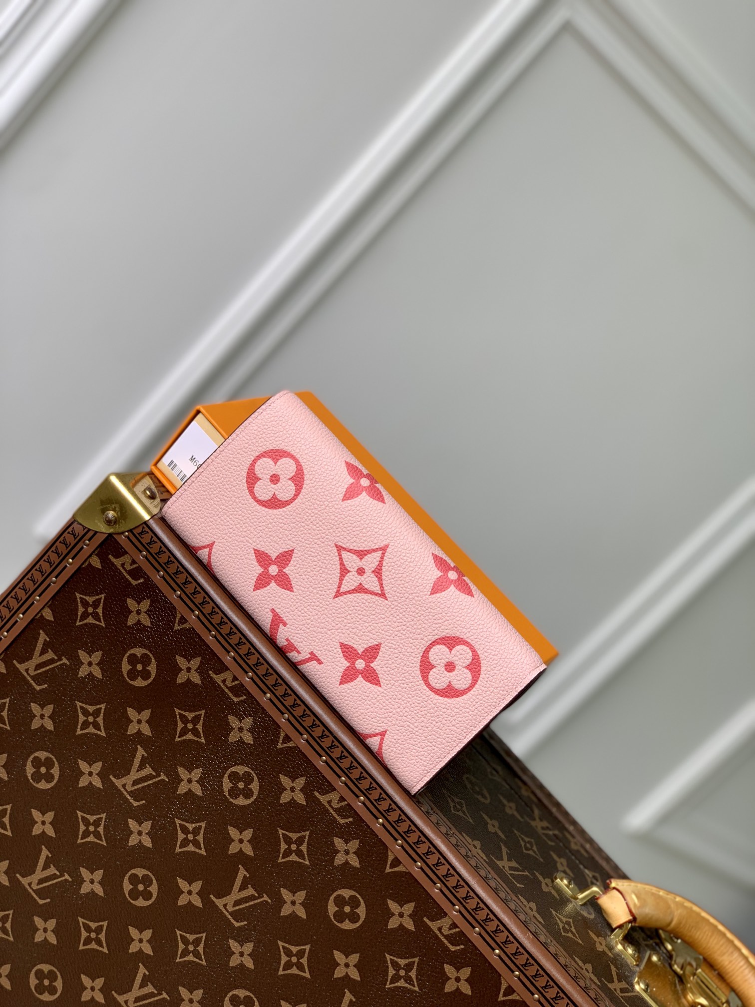 l**is V*t*n women''s ultra-thin leather card holder wallet-19cm