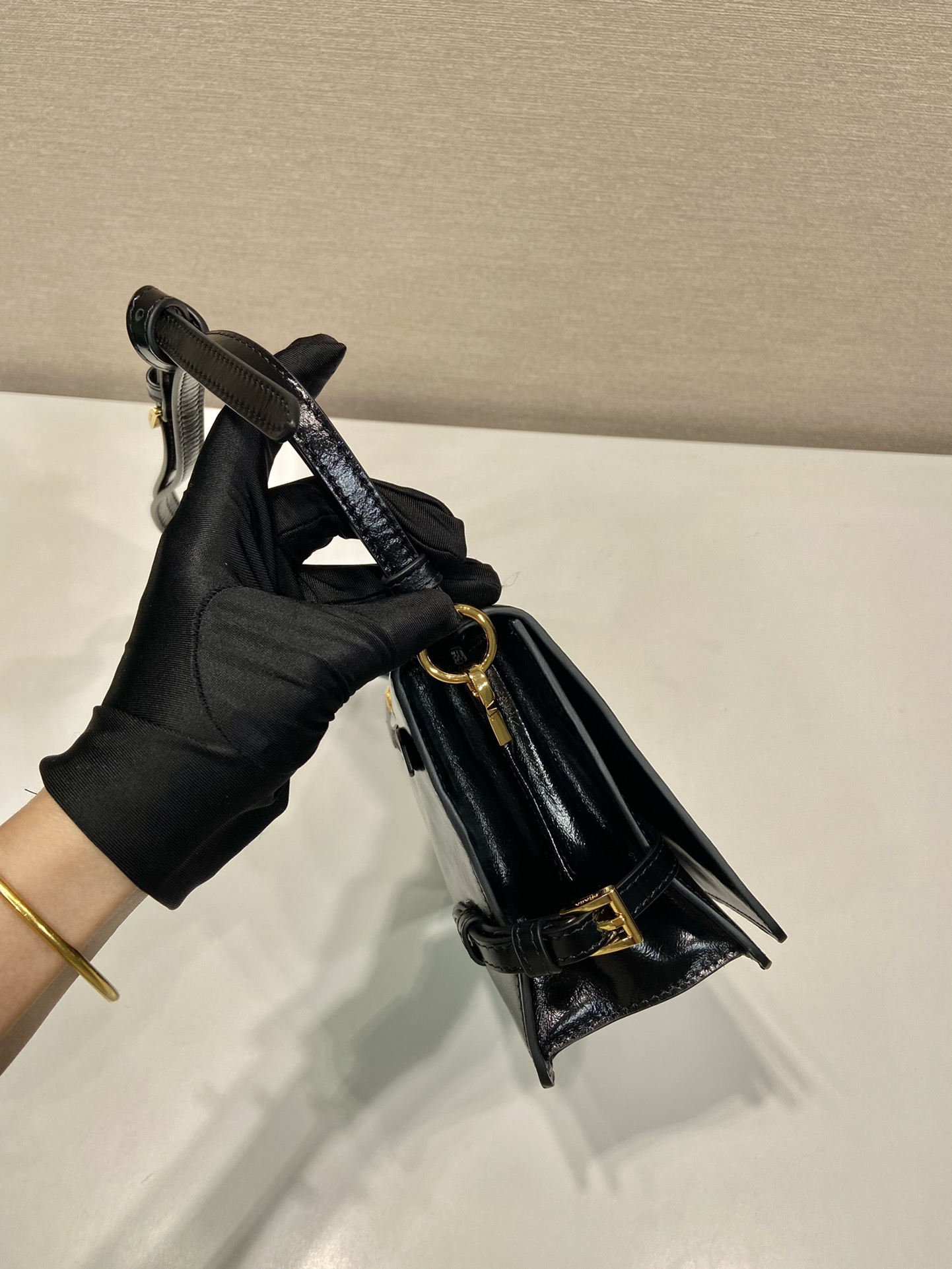 Pra*a 1bd082 messenger bag-23*15*8.5cm