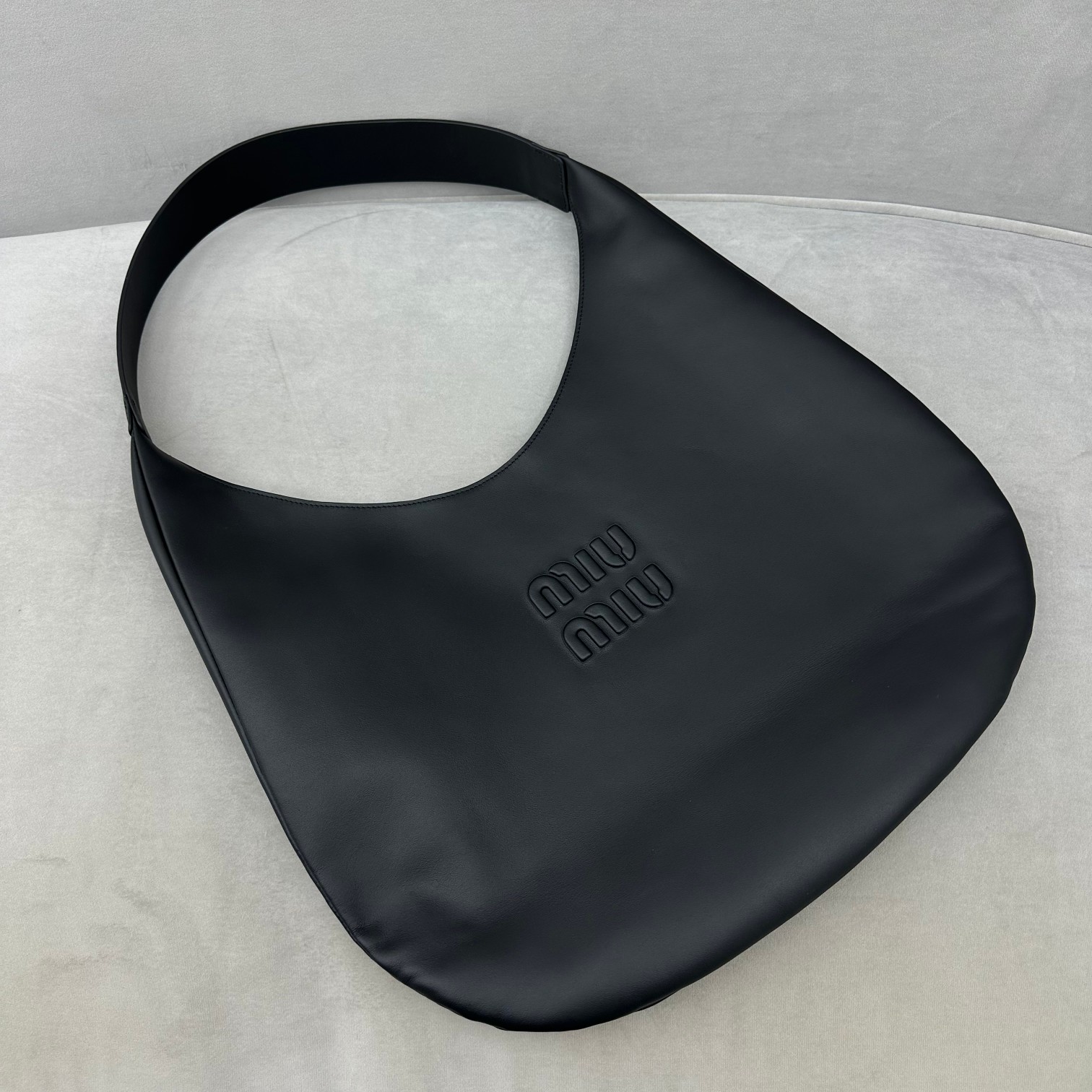 MiuMiu 2024SS Hobo Tote-42.5*30CM