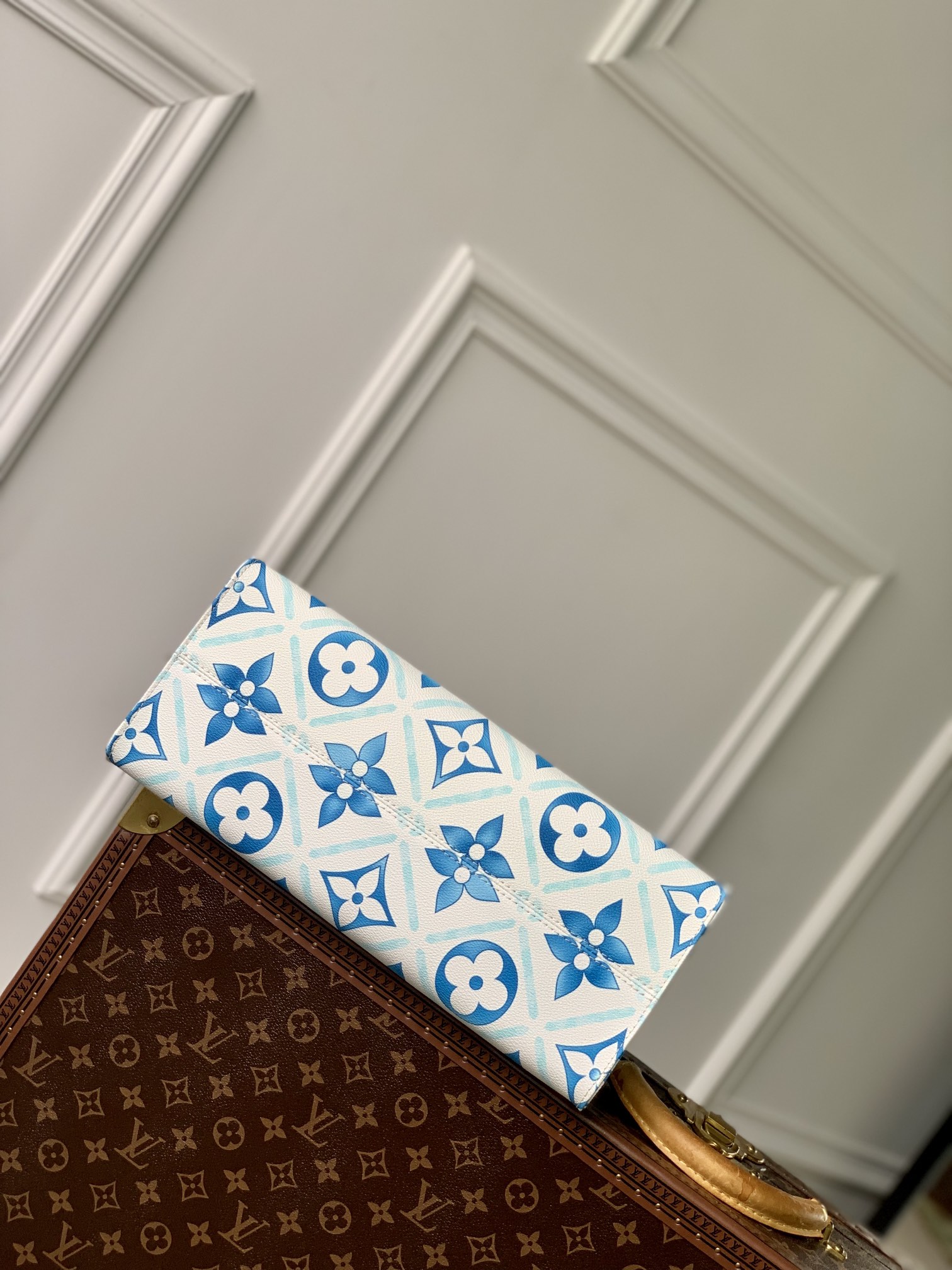 l**is V*t*n small onthego handbag-35*28*15cm