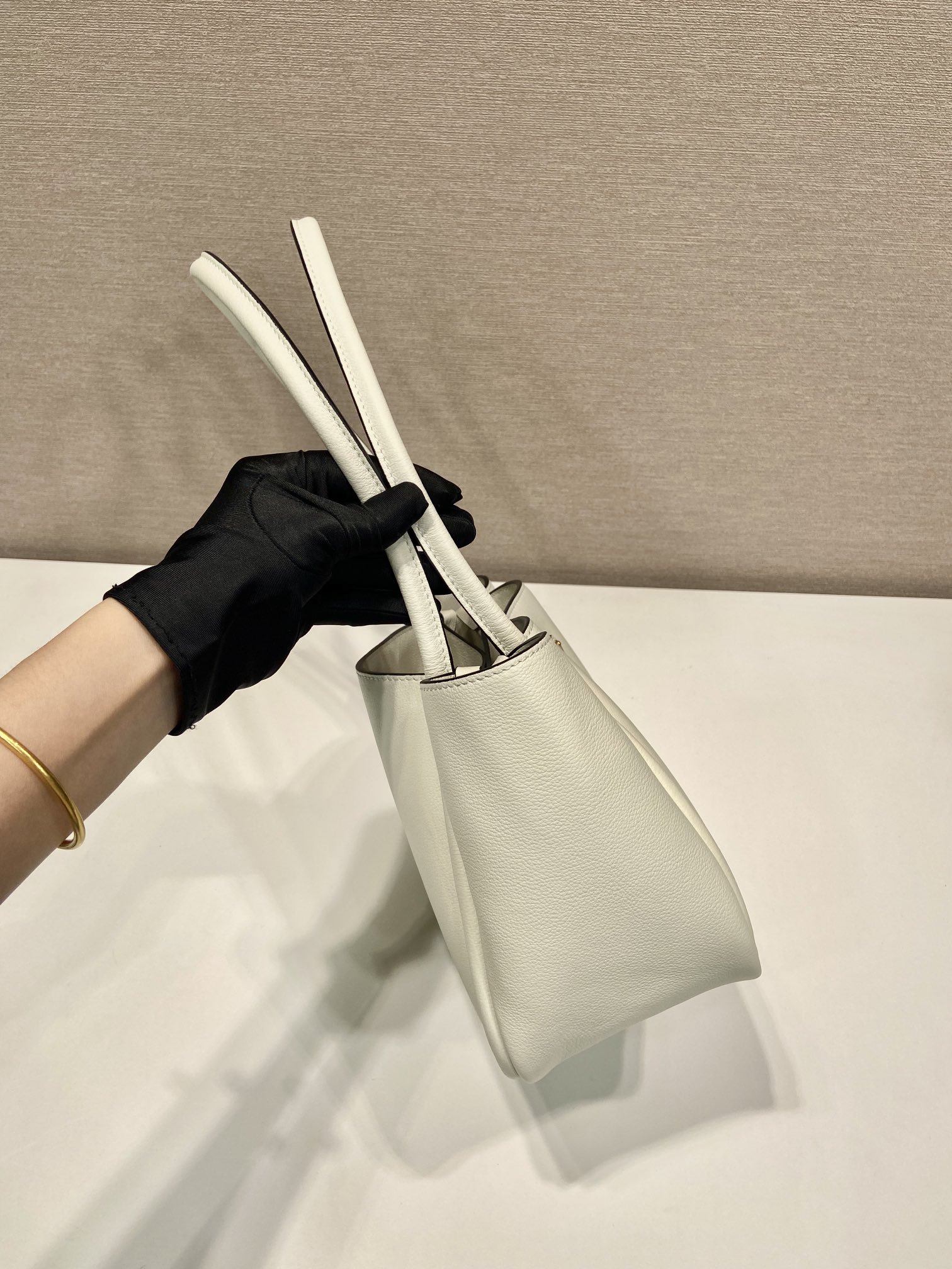 Pra*a women medium leather handbag -1bg539-25*18.5*12.5cm