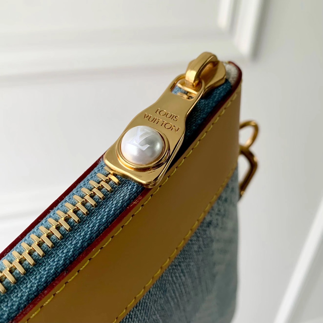 l**is V*t*n pochette to go pouch-m82313-30*21.5 *1cm