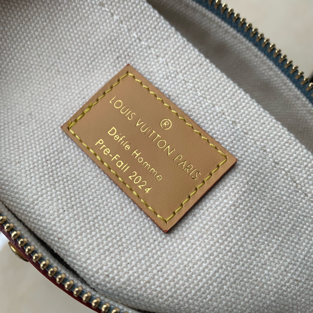 l**is V*t*n pochette to go pouch-m82313-30*21.5 *1cm