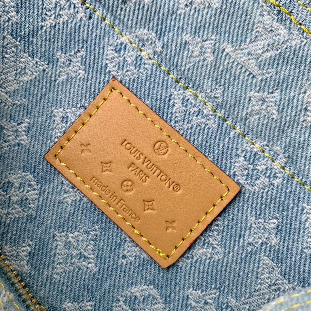 l**is V*t*n pochette cosmétique-19 x 12 x 6cm