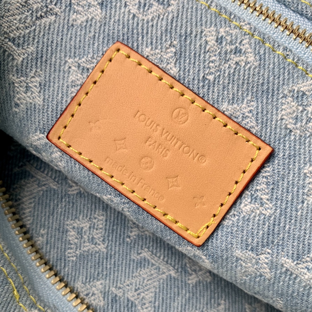 l**is V*t*n pochette cosmétique-27 x 18 x9cm