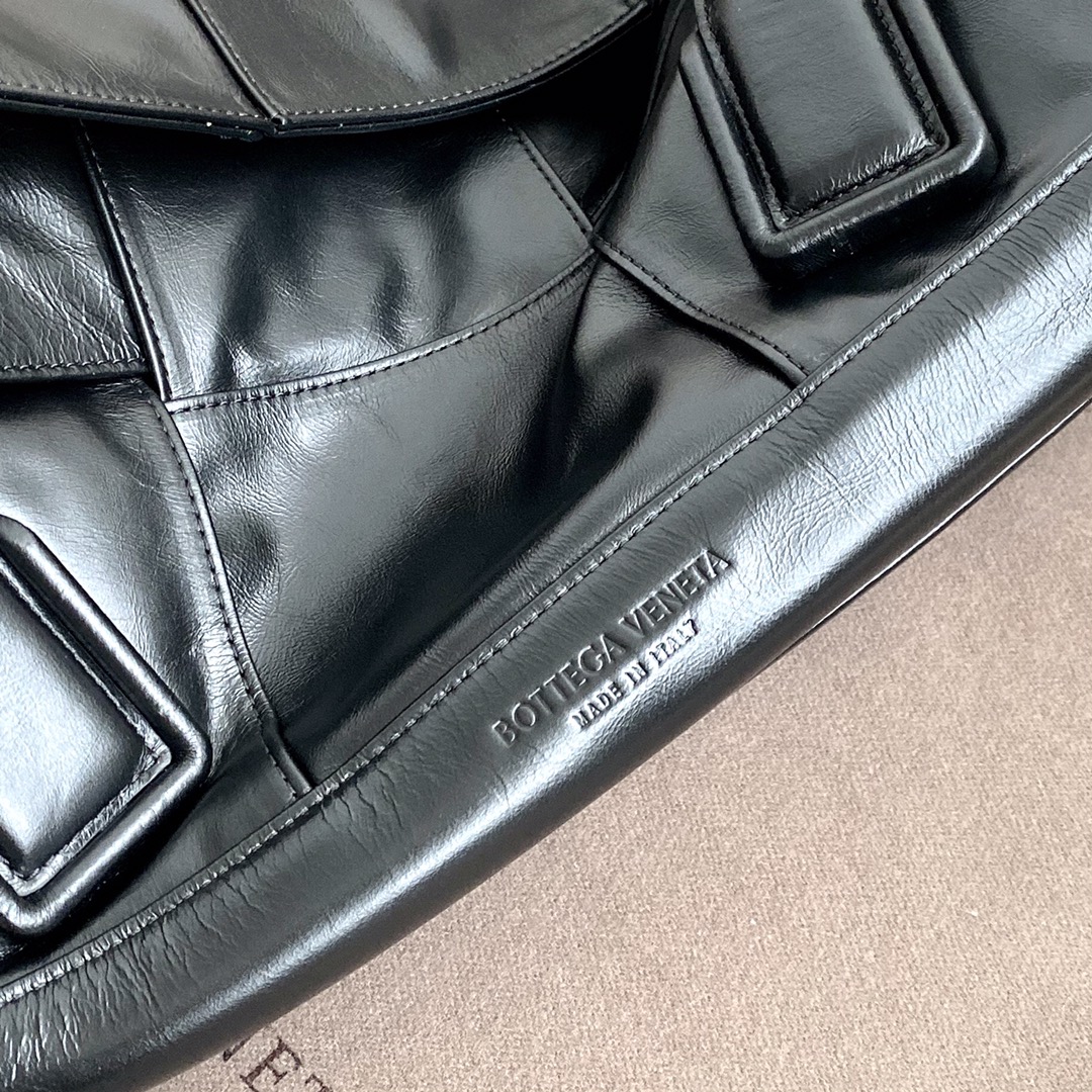 Bo*te*ga ve*ne*ta arco bag-48＊33＊11cm