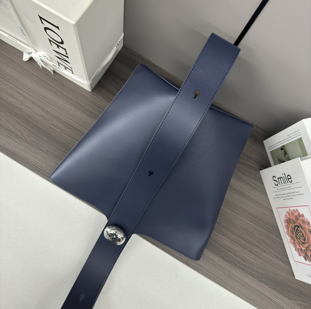 Loewe Pebble Bucket Bag-24.5*23.5*28CM