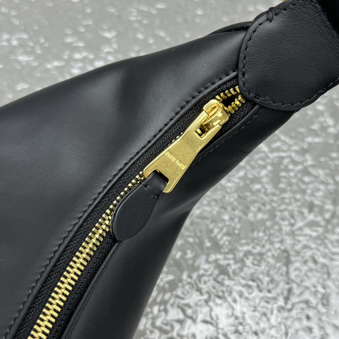 MiuMiu Black Leather Hobo Bag-27*8*20CM