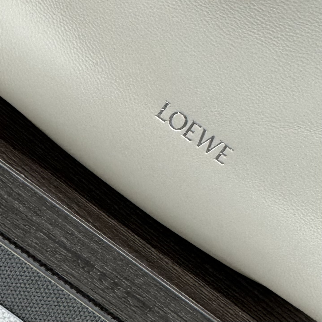 Loewe Flamenco Purse 23*5.5*17CM