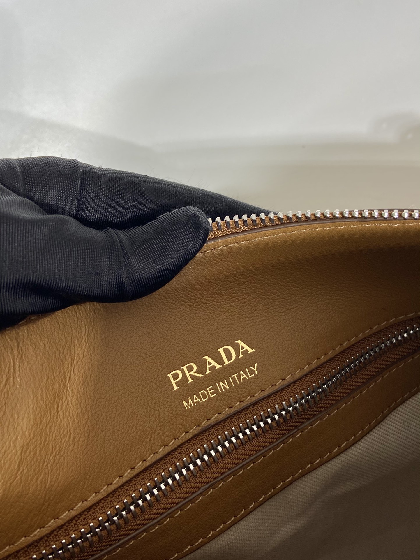 Pra*a 2vh177 messenger bag-30*27.5*14cm