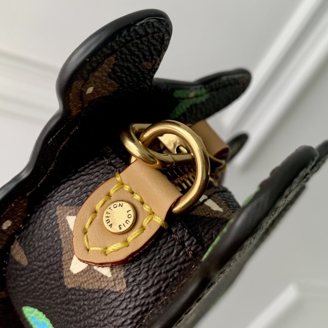 l**is V*t*n mini crpssbody bag-23 x 16 x 4cm