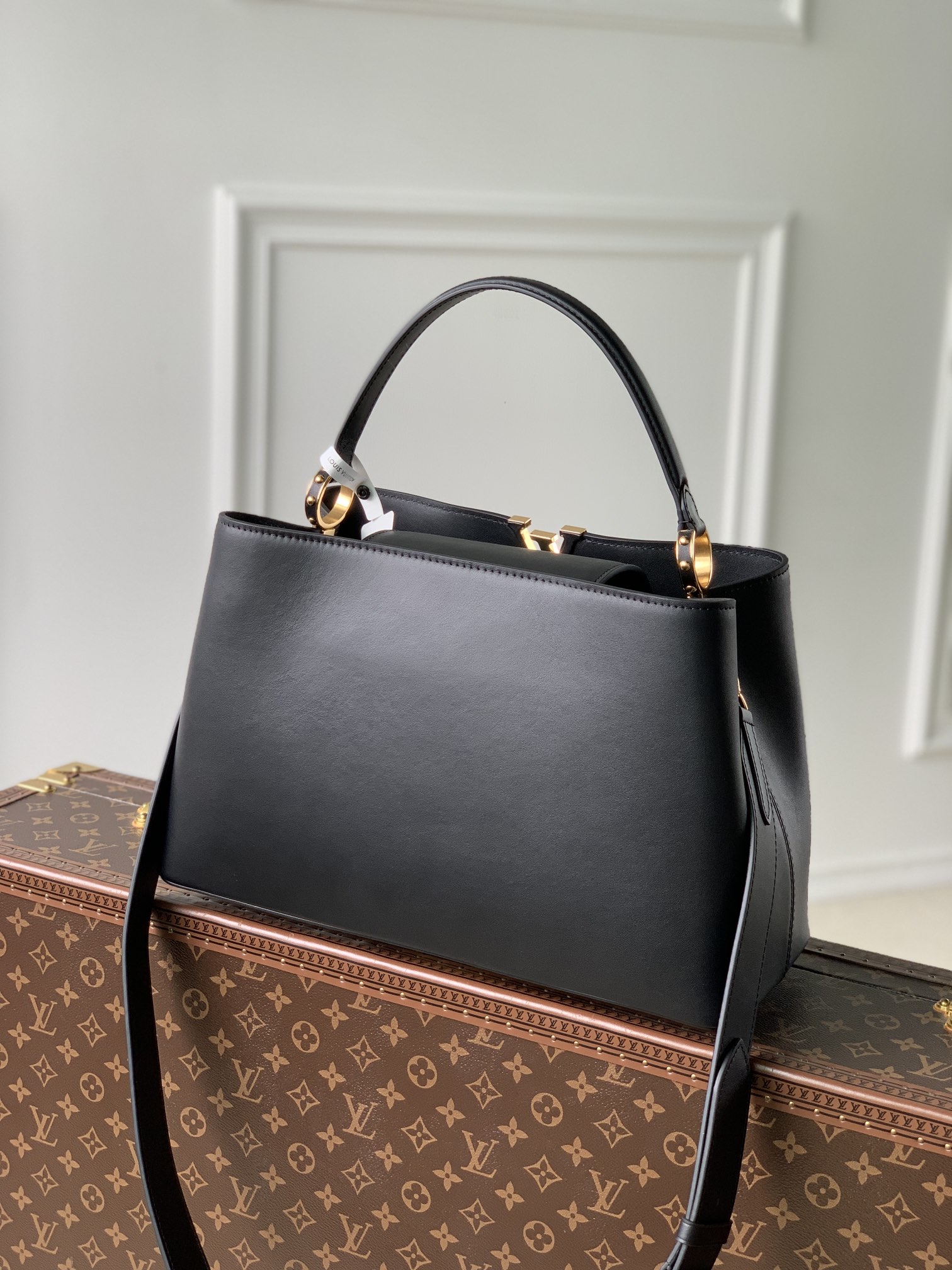 l**is V*t*n capucines souple handlebag-38 x 23 x 16cm