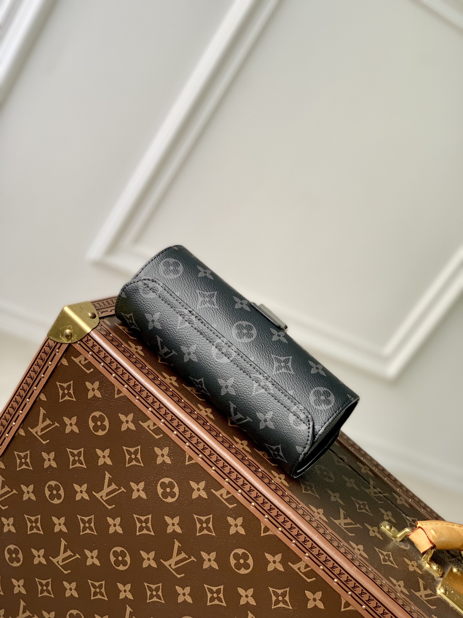 l**is V*t*n jewelry case monogram etui bijou-19*8*8cm