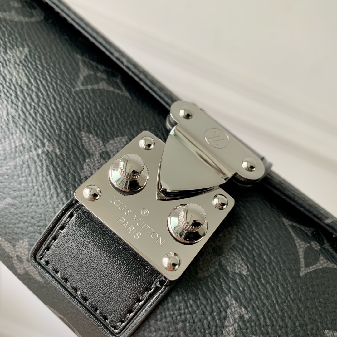 l**is V*t*n jewelry case monogram etui bijou-19*8*8cm