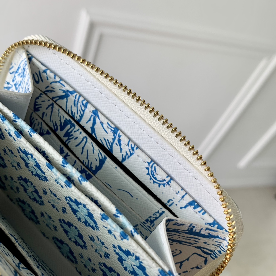 l**is V*t*n by the pool zippy coin purs-11*8.5*2cm