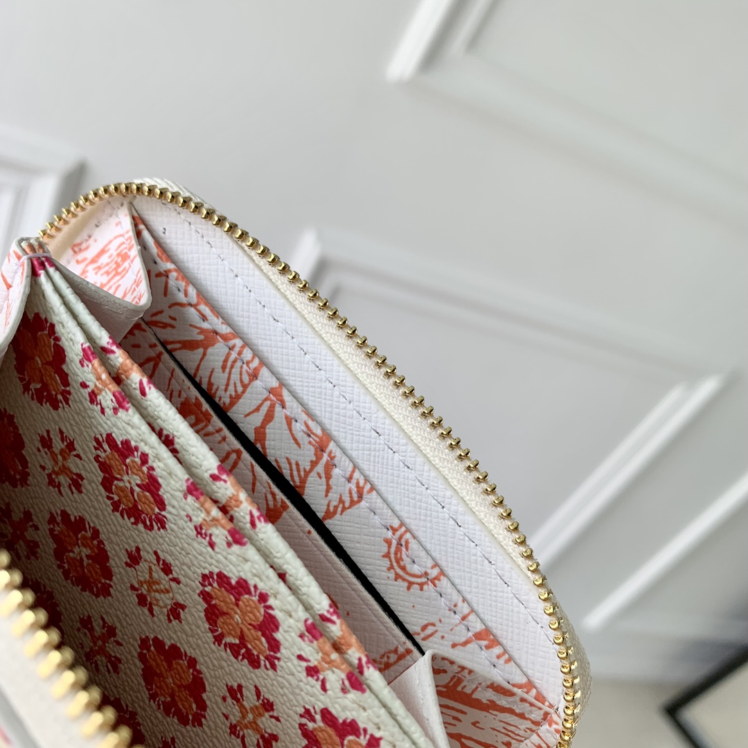 l**is V*t*n by the pool zippy coin purs-11*8.5*2cm