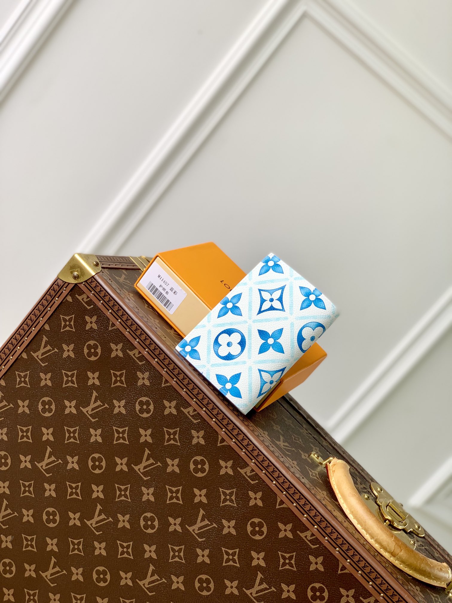 l**is V*t*n by the pool wallet-10 x 14 x 2.5cm