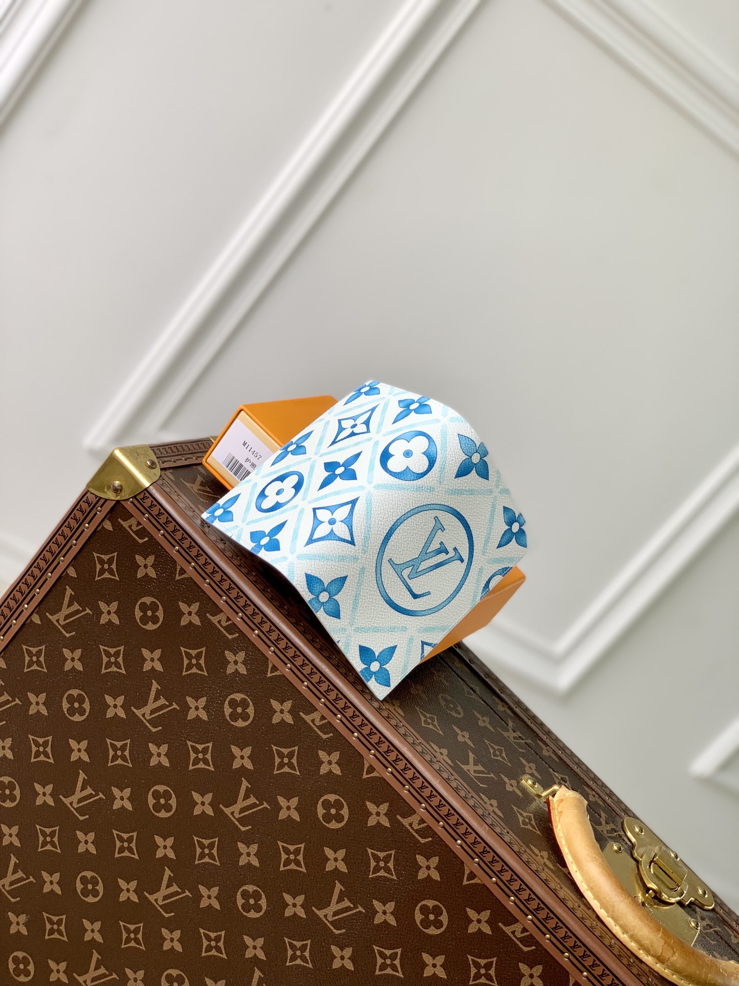 l**is V*t*n by the pool wallet-10 x 14 x 2.5cm