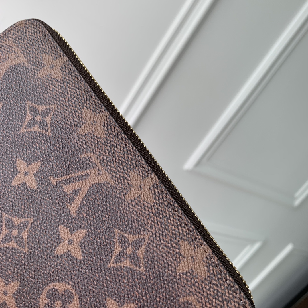 l**is V*t*n wallet-m11702 -19*10cm