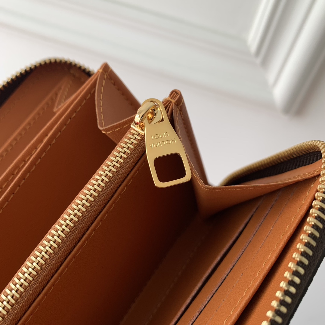 l**is V*t*n wallet-m11702 -19*10cm