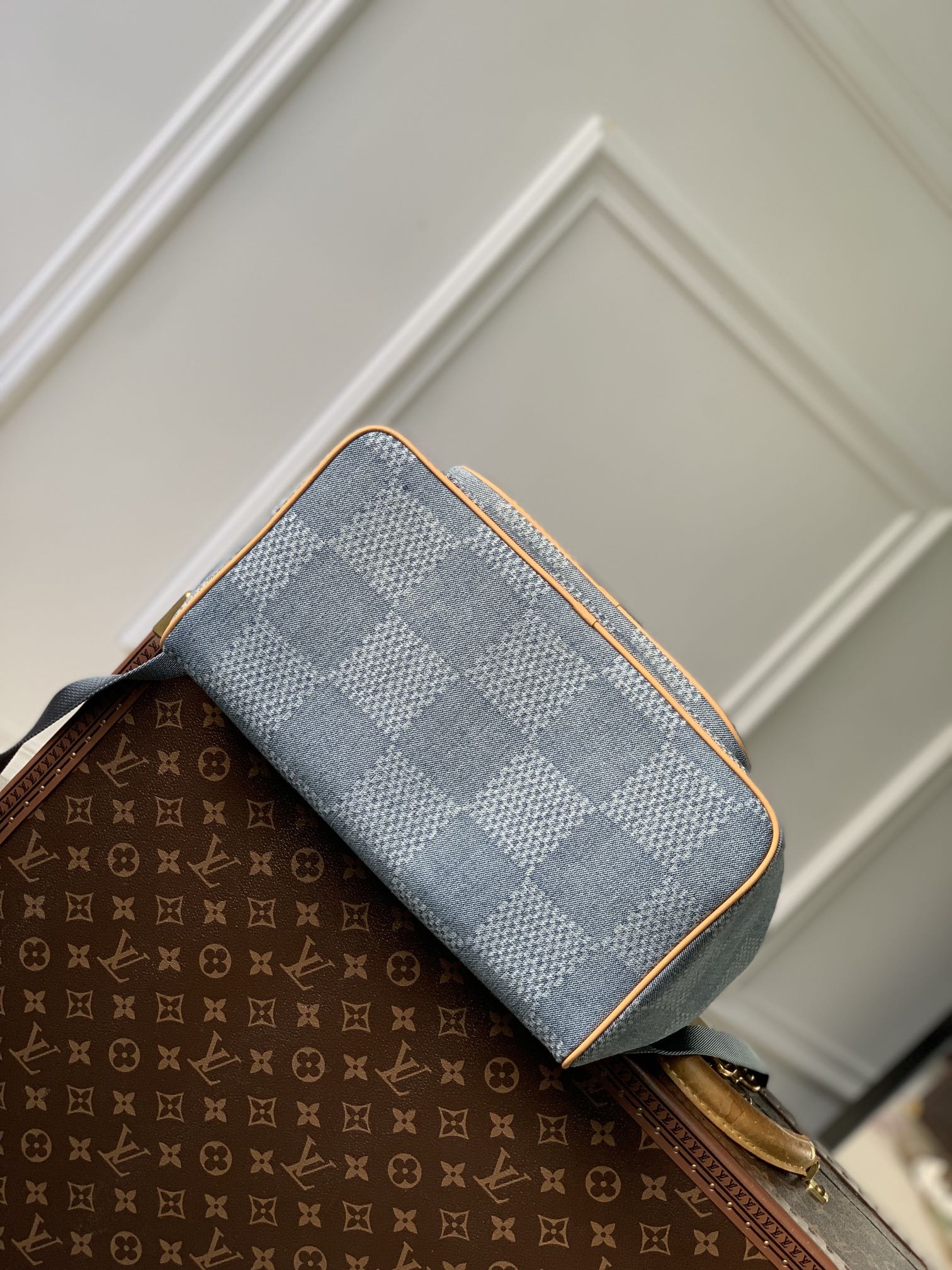 l**is V*t*n montsouris backpack-32 x 40 x 19cm