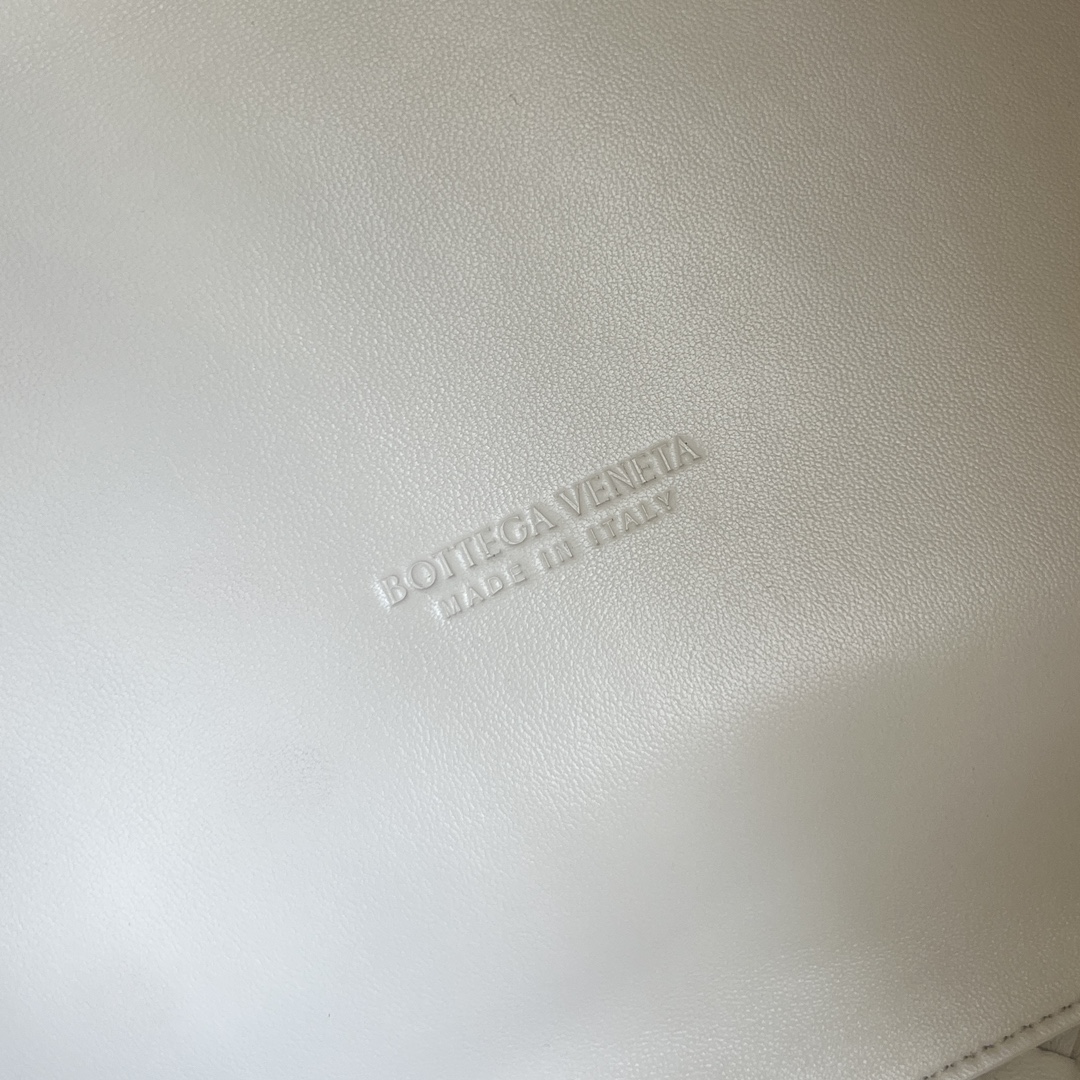 Bo*te*ga ve*ne*ta intrecciato tote-30x26x20cm