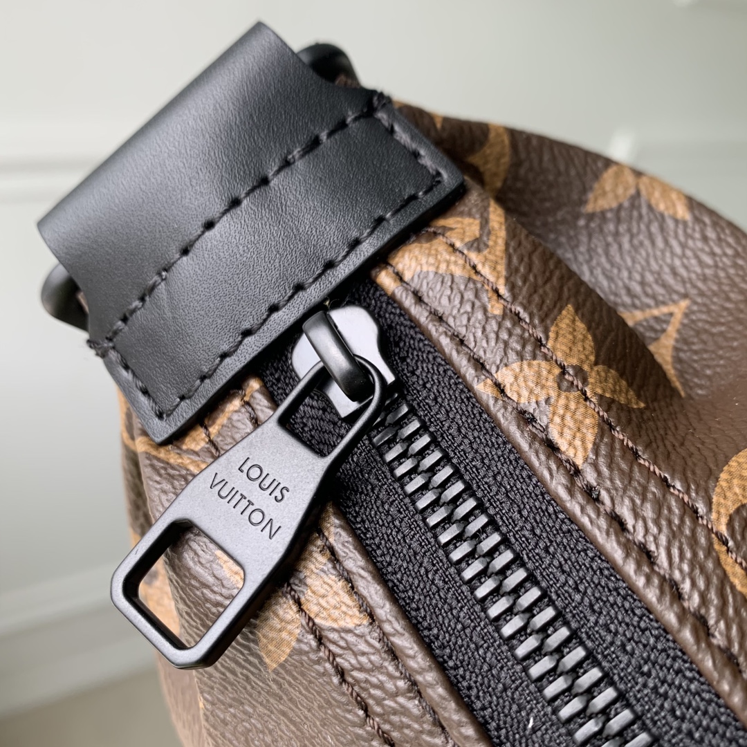 l**is V*t*n hamac bag-28.5 x 15 x 8cm