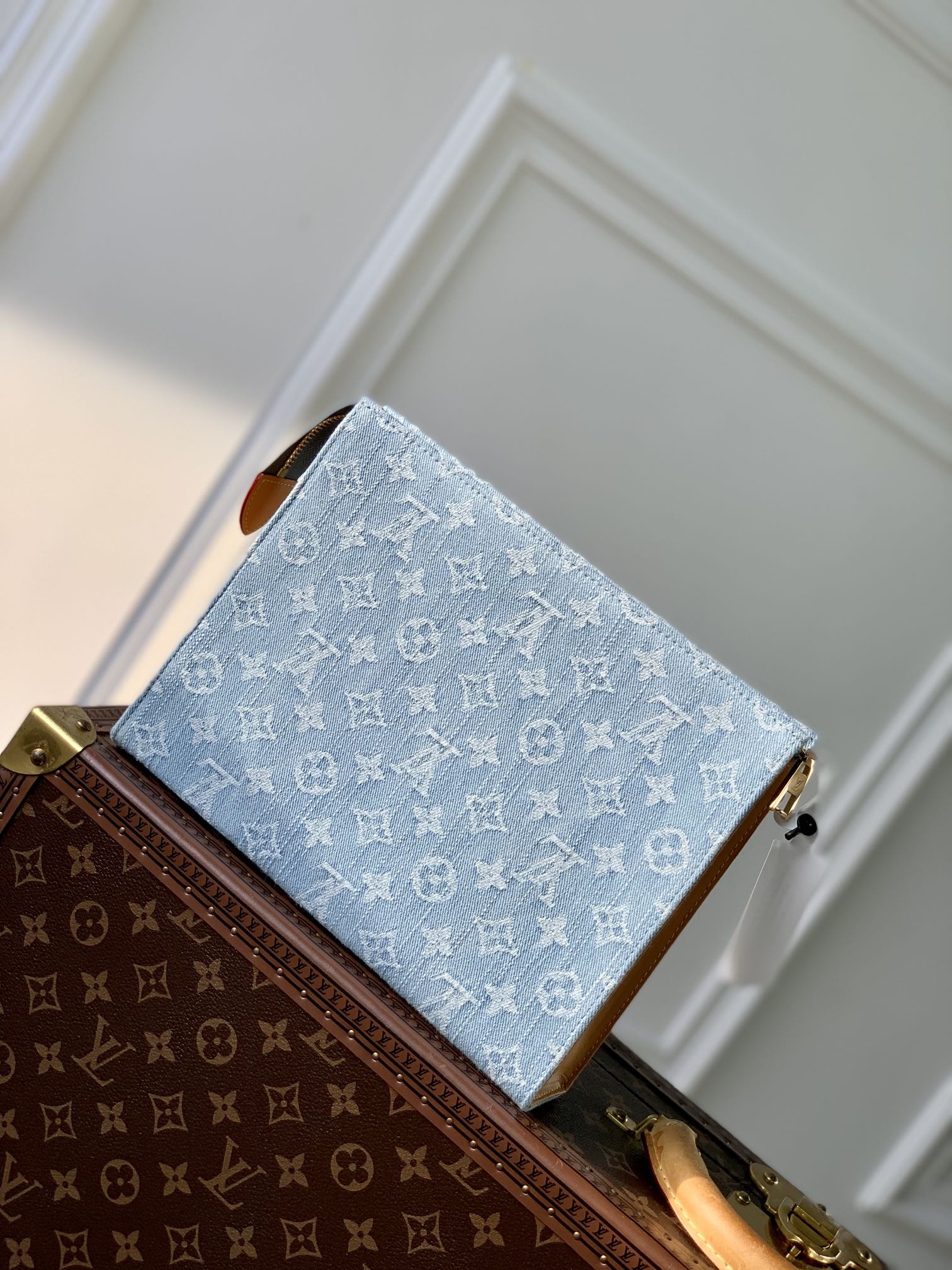 l**is V*t*n pochette accessoires-26x20cm