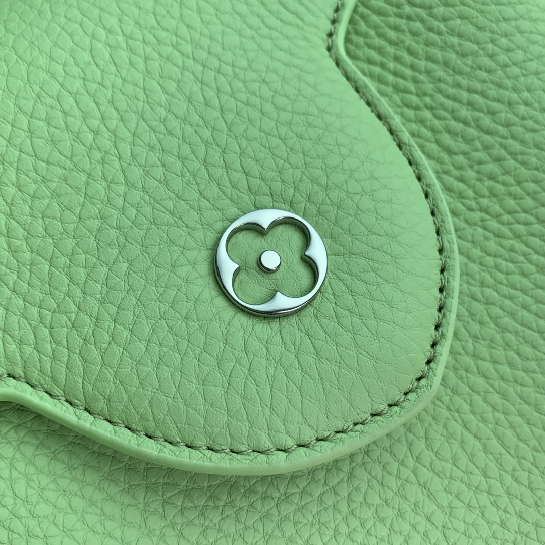 l**is V*t*n capucines handlebag