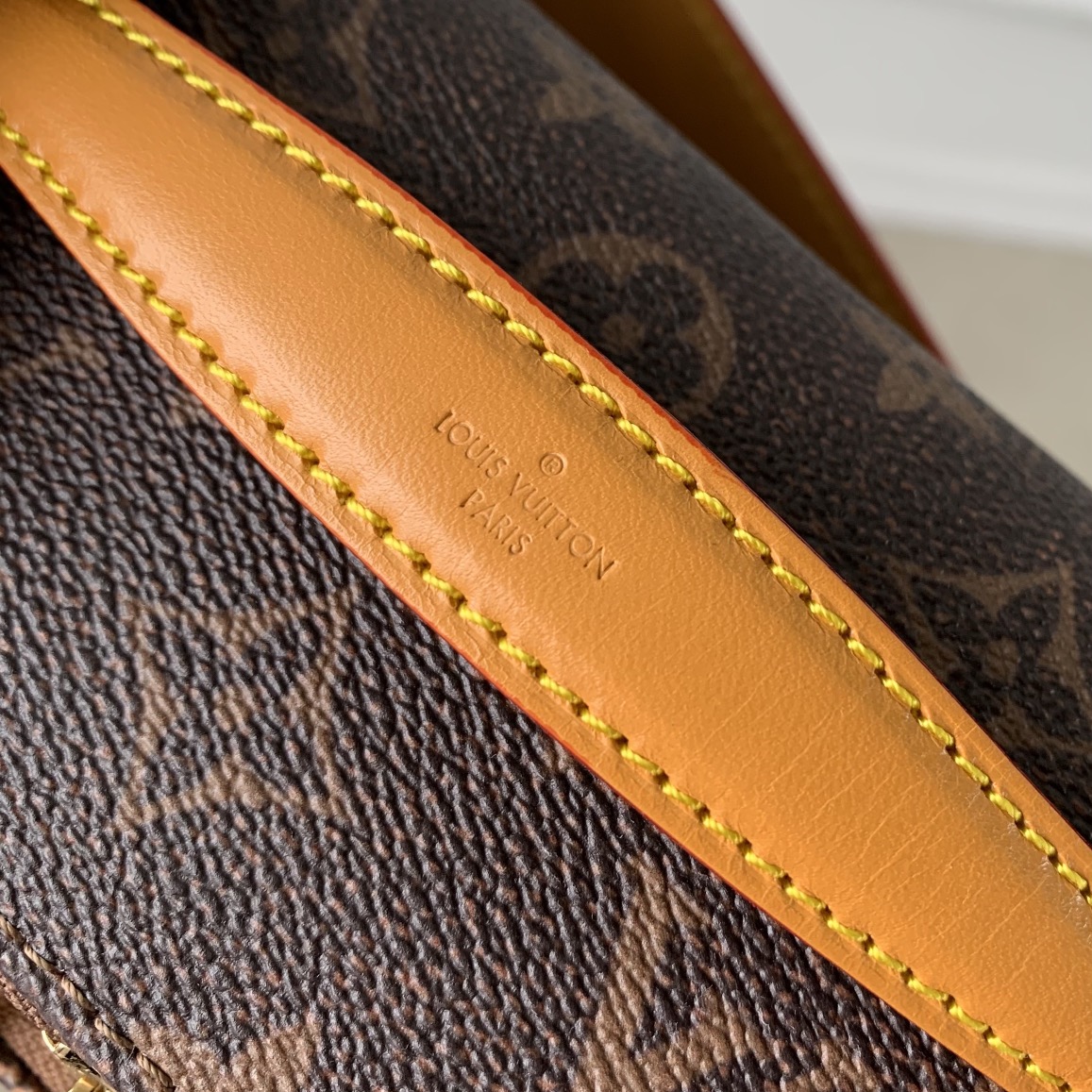 l**is V*t*n rush bum bag-m11563-30*15*8cm